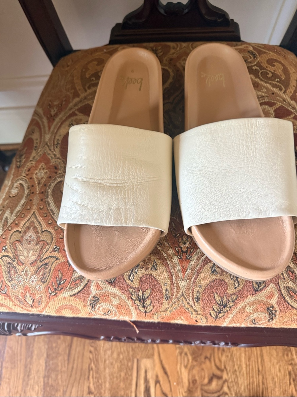 Beek Pelican Platform Sandal. Memory foam footbed. Size 9 GUC see photos.